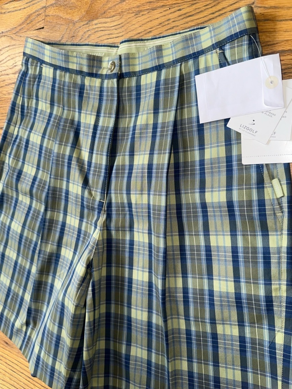 LIZGOLF by Liz Claiborne Women's Plaid Shorts with Rubber Waistband - Picture 5 of 7